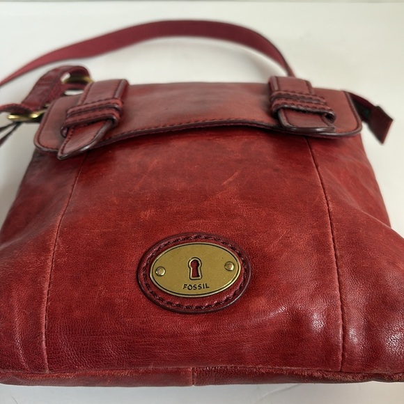 Fossil genuine reddish leather distressed crossbody purse zip close front pocket - Picture 3 of 16